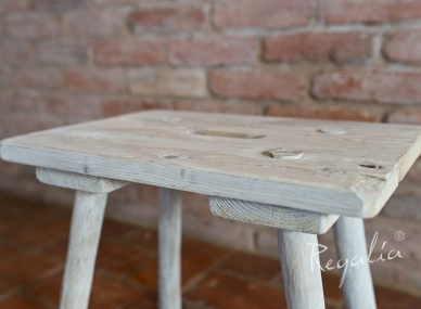 s,247,tradycyjny wiejski stołek ze starego drewna.html